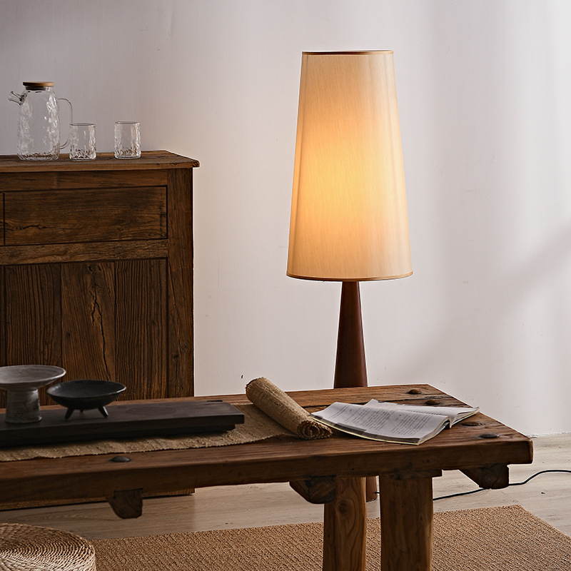 Drvena podna lampa u stilu wabi-sabi s tkaninskim sjenilom – za dnevni boravak, radnu sobu, spavaću sobu i čajanu – ambijentalno LED osvjetljenje