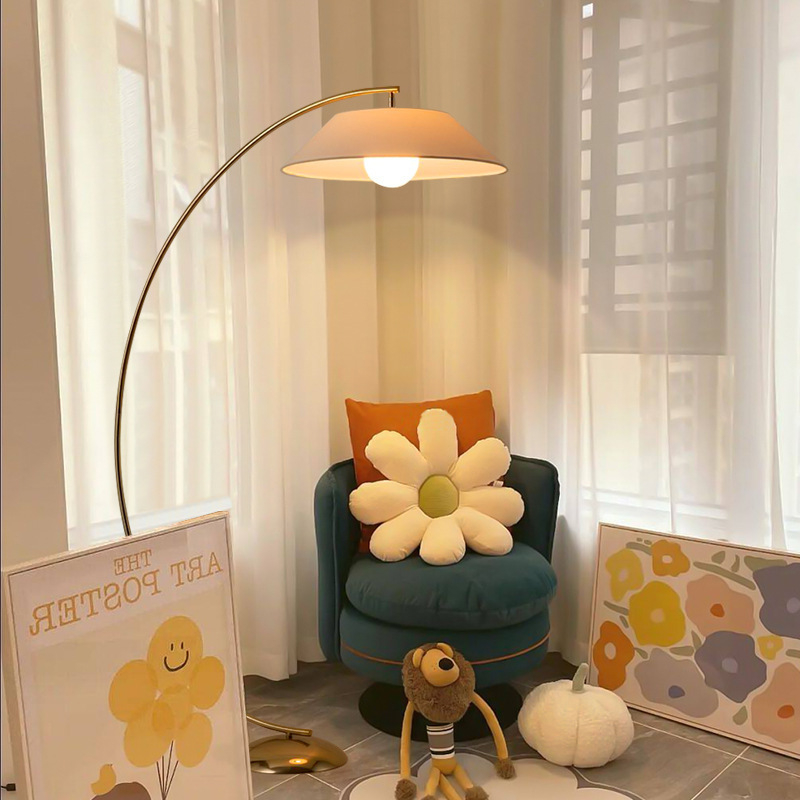 Nordijska podna lampa s retro američkim štihom, za dnevni boravak, spavaću sobu ili radnu sobu – jednostavan, elegantan i atmosferičan dizajn