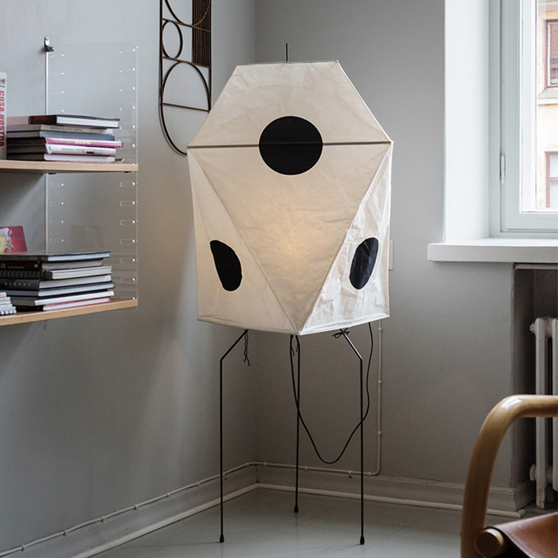 Japanska podna lampa u stilu Wabi-Sabi sa sjenilom od pergamenta, dizajnersko osvjetljenje za dnevni boravak