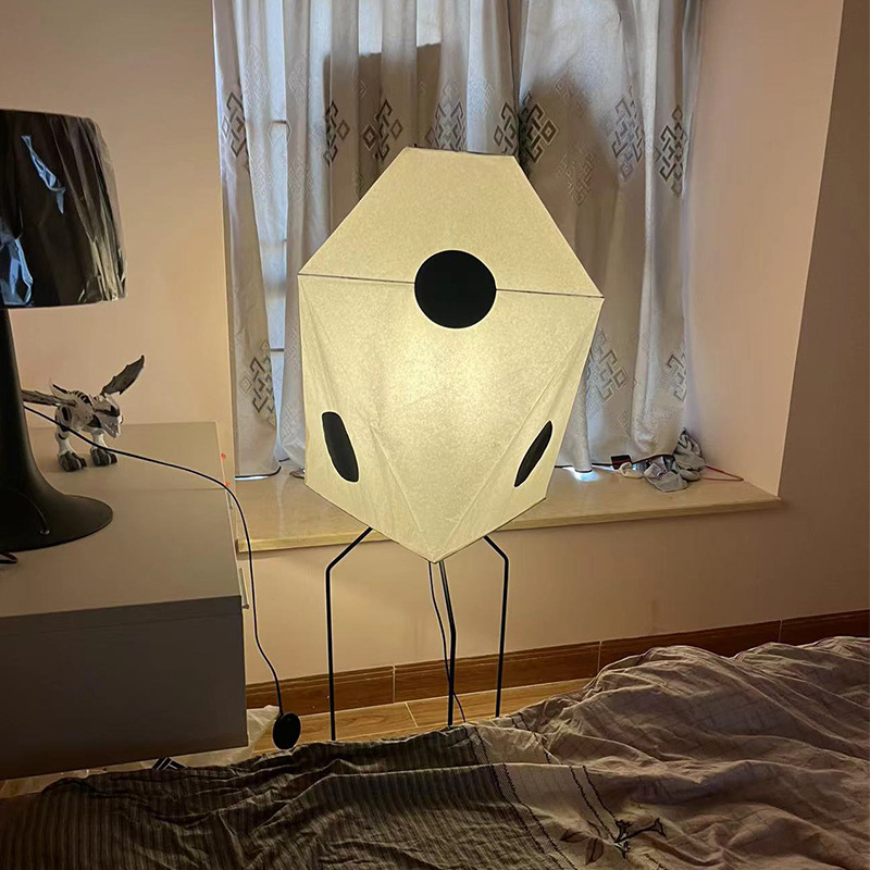 Japanska podna lampa u stilu Wabi-Sabi sa sjenilom od pergamenta, dizajnersko osvjetljenje za dnevni boravak