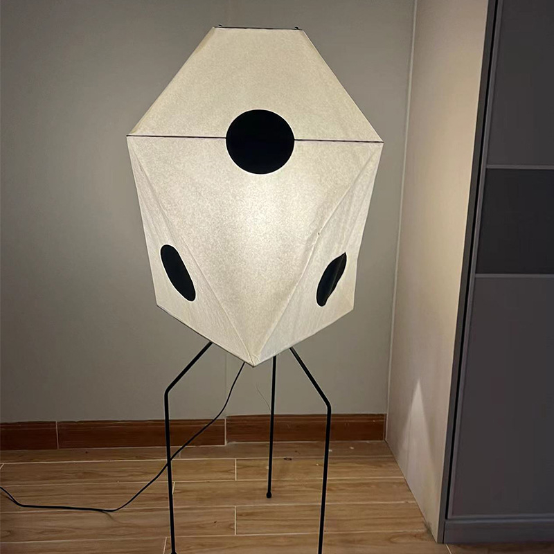 Japanska podna lampa u stilu Wabi-Sabi sa sjenilom od pergamenta, dizajnersko osvjetljenje za dnevni boravak