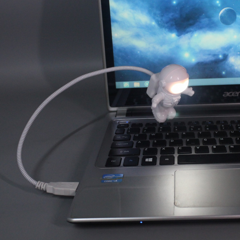 USB svjetlo u obliku astronauta, LED noćna lampica, USB napajanje, kreativan poklon