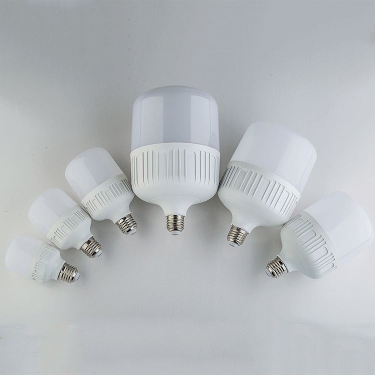 LED žarulja za kućnu upotrebu, 480 lm, 180° snop, 220V, nije dimmer, bijela i topla svjetlost, kućište PC, tijelo PP, IP20, CRI 70–80, PF 0,5, vijek trajanja 10000 h