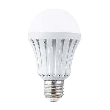 LED nužna žarulja tip ploča s ugrađenom punjivom baterijom, B22 priključak, snop svjetla 230°, 120–135 lm/W, CRI 80–90, IP30, bez dimmera, 2 godine jamstva