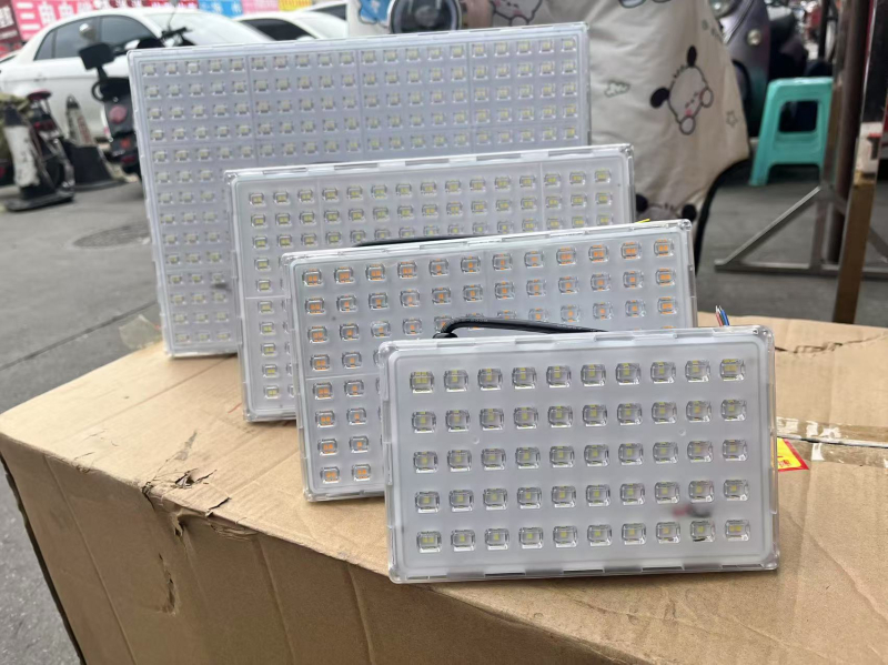 LED reflektor 50W, IP67, 8000 lm, CRI 90, aluminijsko kućište, 180° snop, 200 LED, 220V, za vanjsku i unutarnju uporabu