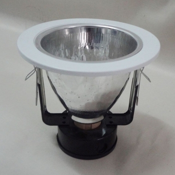 Tradicionalni ugrađeni stropni downlight, cilindrični kućište, dostupan u različitim veličinama