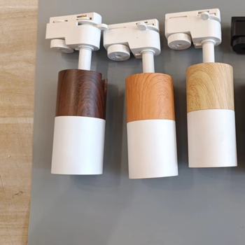 Spot s GU10, površinski ugrađen, s jednom glavom, zamjenjiv izvor svjetla; drveni uzorak; pogodna za hodnik, blagovaonu, dnevni boravak i garderobu; minimalističko podesivi downlight.