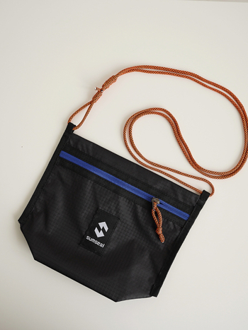Nylon crossbody torba za muškarce i žene, lagana, s kontrastnim panelima, japanski dizajner