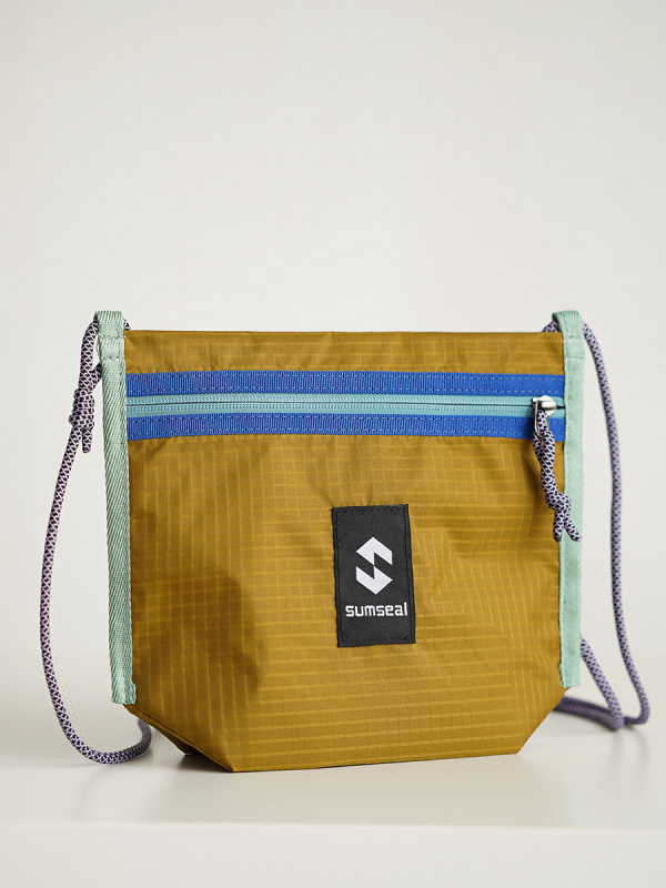 Nylon crossbody torba za muškarce i žene, lagana, s kontrastnim panelima, japanski dizajner