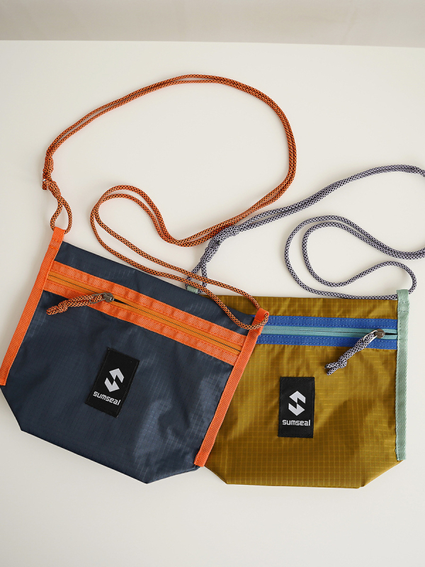Nylon crossbody torba za muškarce i žene, lagana, s kontrastnim panelima, japanski dizajner