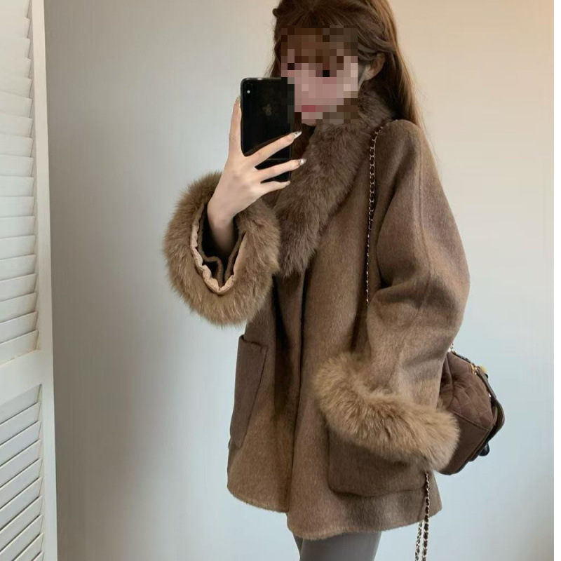 Ženski vuneni kaput u korejskom retro stilu sa kragnom od umjetnog krzna, jesen–zima, za malu visinu, elegantan opušten kroj, debeli materijal.