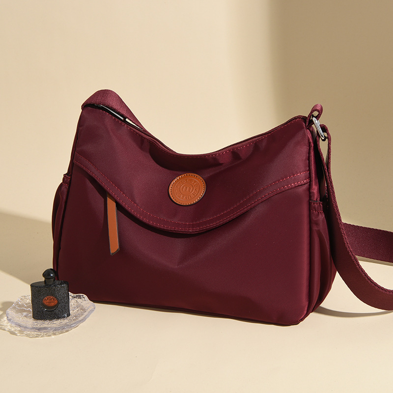 Casual ženska torba s teksturom, velika kapaciteta, moderna i svestrana torba za rameno i crossbody za posao 3814
