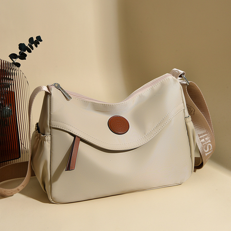 Casual ženska torba s teksturom, velika kapaciteta, moderna i svestrana torba za rameno i crossbody za posao 3814