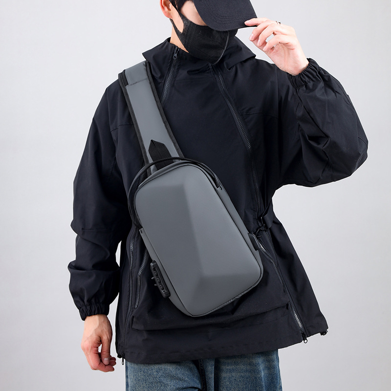 Muška prsna torbica s premium dojmom, prilagodljiv logotip, tvrda kućišta, crossbody remen, vodootporna, sportska i za vožnju bicikla, pogodno za 9-inčni prijenosnik