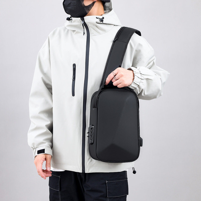 Muška prsna torbica s premium dojmom, prilagodljiv logotip, tvrda kućišta, crossbody remen, vodootporna, sportska i za vožnju bicikla, pogodno za 9-inčni prijenosnik