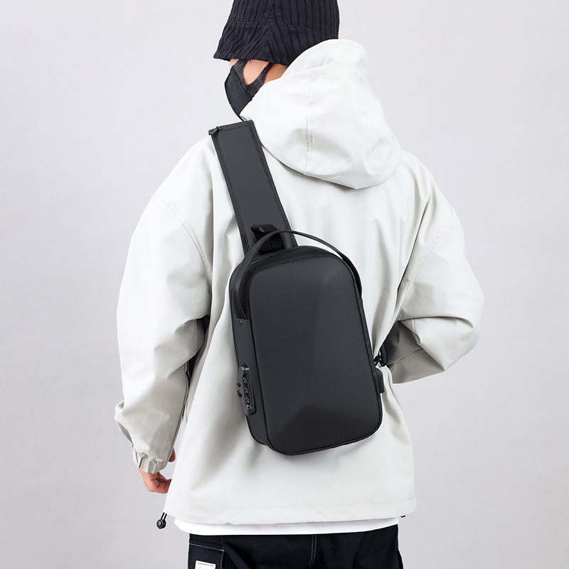 Muška prsna torbica s premium dojmom, prilagodljiv logotip, tvrda kućišta, crossbody remen, vodootporna, sportska i za vožnju bicikla, pogodno za 9-inčni prijenosnik