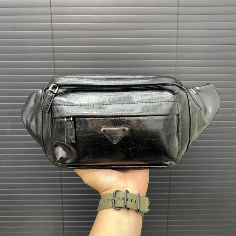 Muška kožna crossbody torbica s trokutnim logom, vodootporna, minimalistički luksuz, gradski stil
