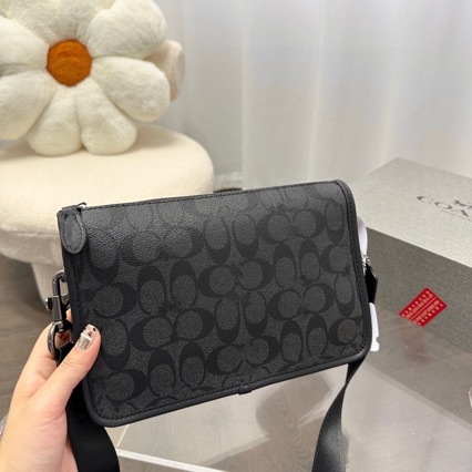 Muška crossbody torba C8141 — gradski ulični stil