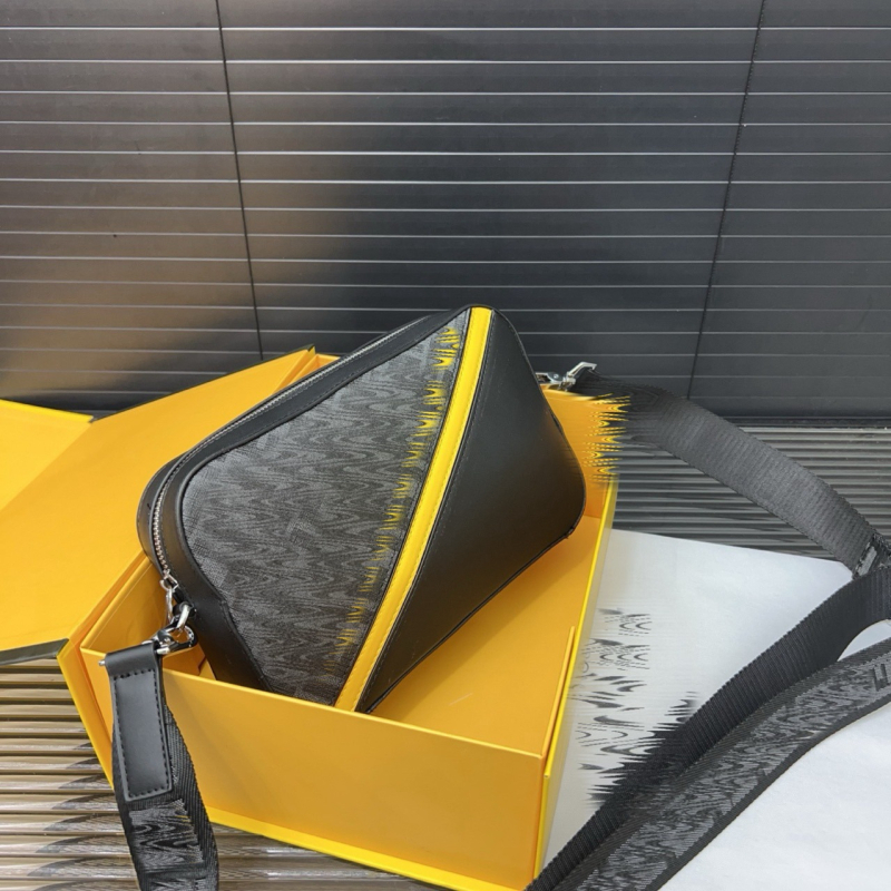 Muška torbica za fotoaparat od prave kože, crossbody torbica s prugastim uzorkom, podstava od platna, pogodna za svakodnevnu upotrebu, može primiti 8-inčni prijenosnik, proljeće 2024.