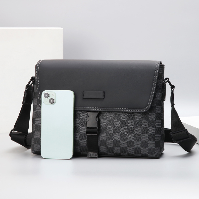 Muška crossbody torba s horizontalnim dizajnom, velika kapaciteta, preklopna klapa, karirani uzorak, pogodna za poslovna putovanja i svakodnevnu upotrebu, kompatibilna s 10-inčnim prijenosnim računalom