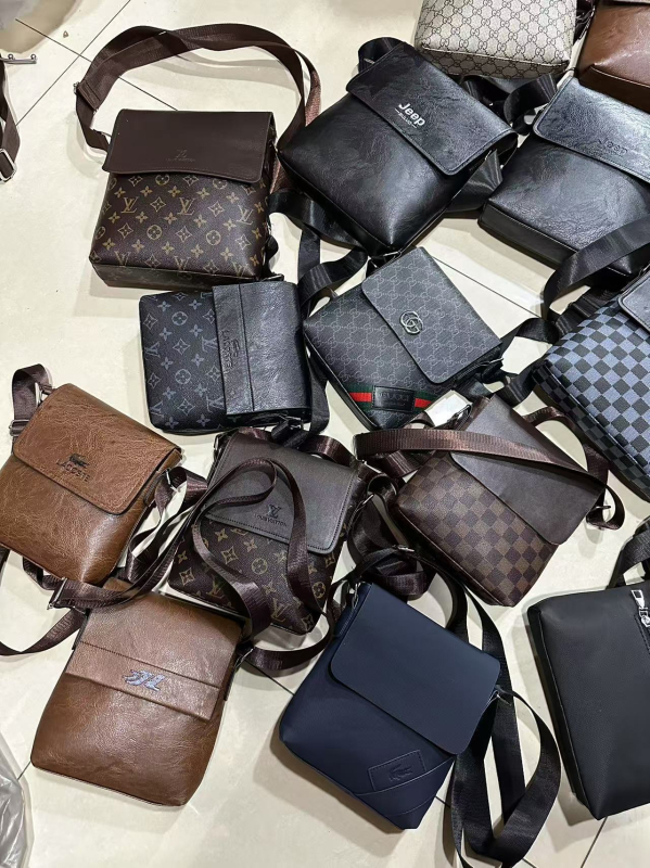 Muška PU kožna crossbody torba – lagana preko ramena torba za 15,6-inčni prijenosnik, casual poslovni stil