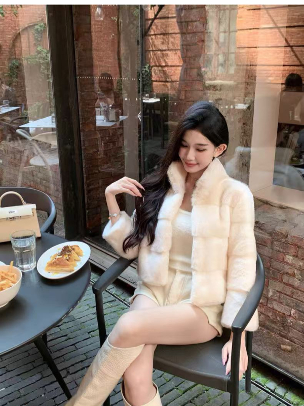 2025 novi model Jiangnan Beauty, korejski stil ležerno elegantan, ekološki umjetni mink krzno, kratki kaput sa stojećim ovratnikom