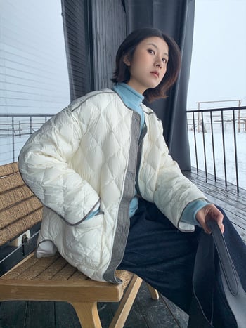 MOXI ženska zimska lagana pernata jakna s dijamantnim šavom, bijela, bez kapulje, slobodan kroj, srednja duljina, okrugli ovratnik, japansko-korejski casual stil