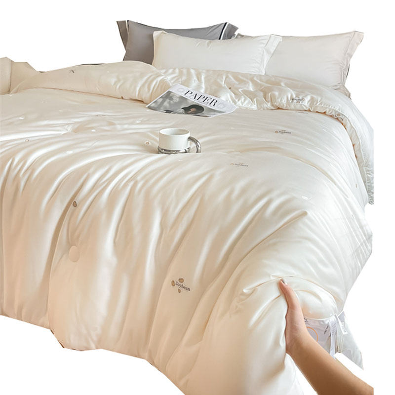 Λαμπερό πάπλωμα με 20% mulberry silk, 51% soy fiber και 29% πολυεστερικό γέμισμα; κάλυμμα Lyocell, κατάλληλο για όλες τις εποχές