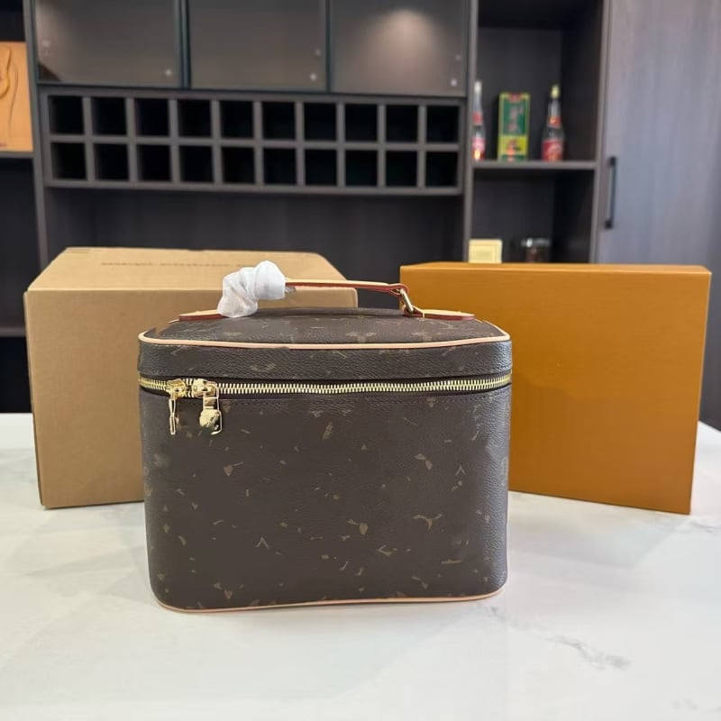 Ženska kozmetička torbica od prave kože, novi trend model, svestrana crossbody torba velikog kapaciteta