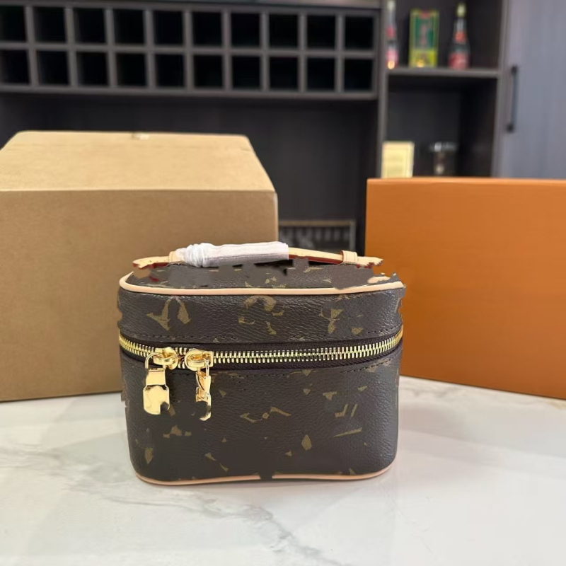 Ženska kozmetička torbica od prave kože, novi trend model, svestrana crossbody torba velikog kapaciteta