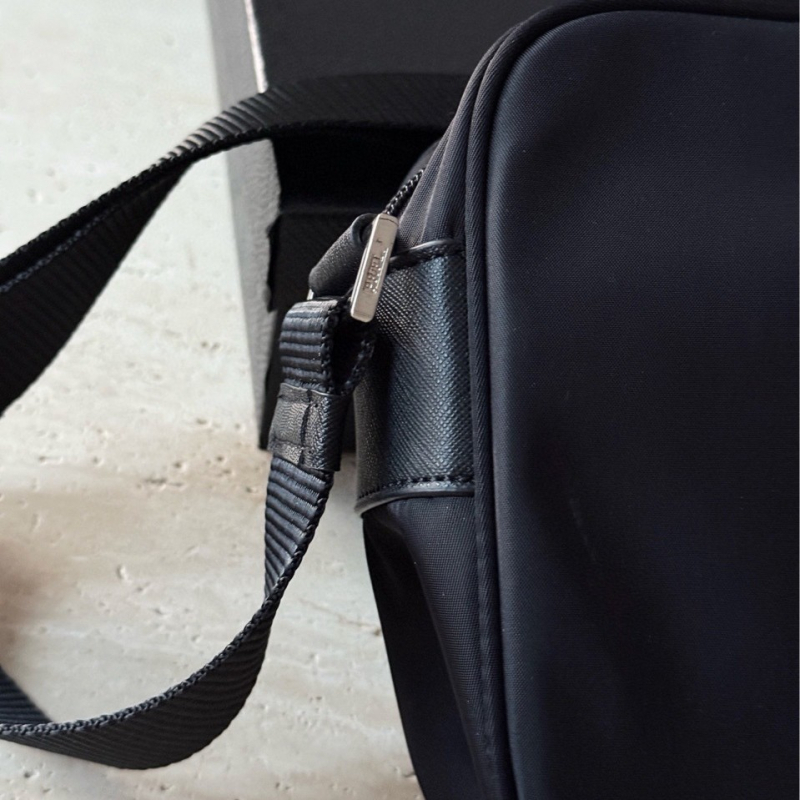 2025 P Brand unisex crossbody torba od recikliranog najlona padobranske konstrukcije, torba za kameru, prijenosna, kompatibilna s 8-inčnim prijenosnim računalom