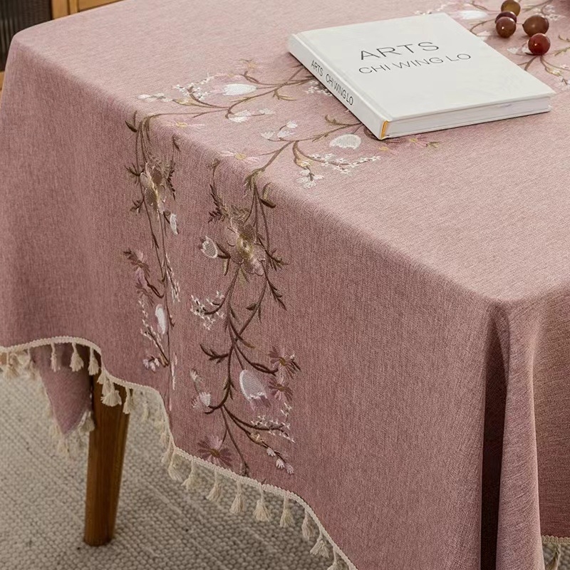 Stolnjak u Ins stilu, jacquard s prorezom i vezom s cvjetnim uzorkom, pamuk-lan smjesa, kvadratni stolnjak
