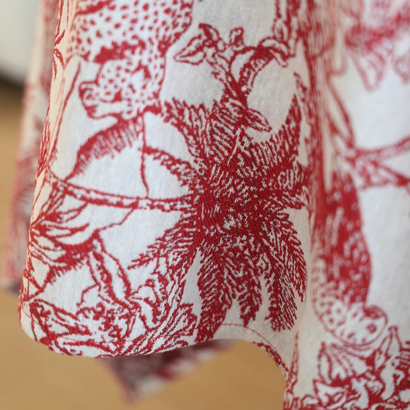 Stolnjak u Francuskom stilu s crvenom džungle temom za Novu godinu, vintage trodimenzionalni jacquard uzorak, pogodan za pravokutne blagovaonske stolove i stolove za kavu.
