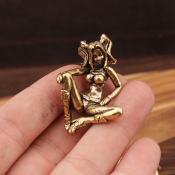 Mesing figura djevojke, vintage ukras