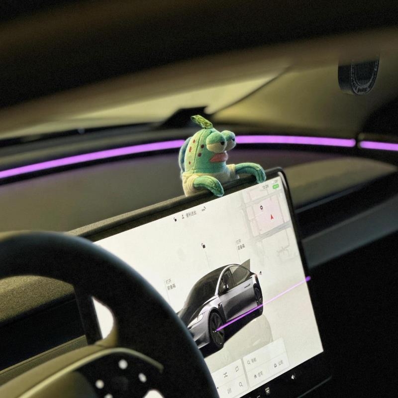 Dekorativni privjesak za zaslon centra konzole automobila – Cool Fish crtani lik, kreativan visokokvalitetni dodatak za retrovizor