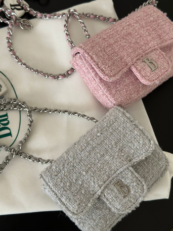 Mini kvadratna torbica s lancem, Chanel-inspirirani stil, prava koža, motiv srca, crossbody i torba za struk, kompaktni držač kartica