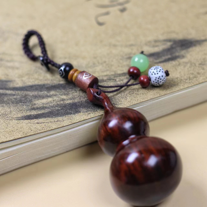 Pandantiv din lemn de trandafir în formă de dovleac — lanț pentru telefon premium unisex și accesoriu decorativ, lucrat manual