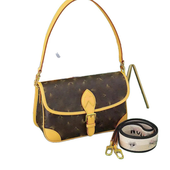 Visokokvalitetna nova mini baguette torbica s monogramom, moderan mali kvadratni dizajn, za rame i crossbody nošenje