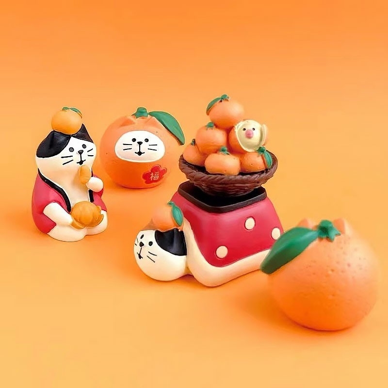Smolirani mini ukras s japanskim stilom narandžaste mačke za DIY projekte