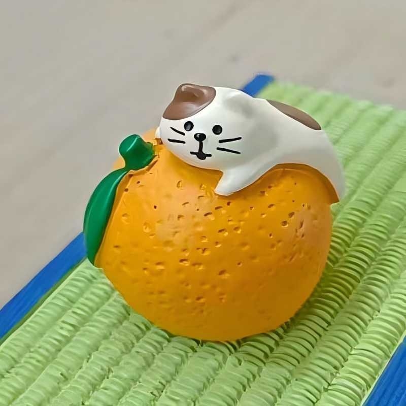 Smolirani mini ukras s japanskim stilom narandžaste mačke za DIY projekte