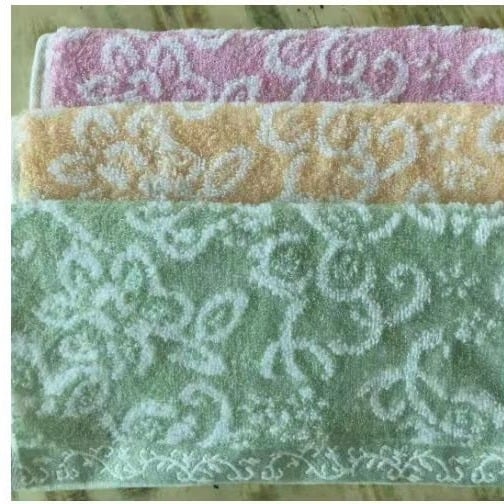Ručnik za lice od bambusovih vlakana s jacquard uzorkom cvjetnog motiva, mekan, pahuljast i upijajući
