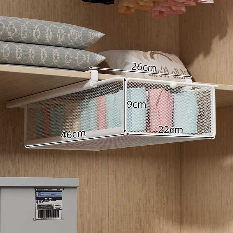 Vješeni organizator garderobe s košarom i dijelom za donje rublje i čarape, štedi prostor