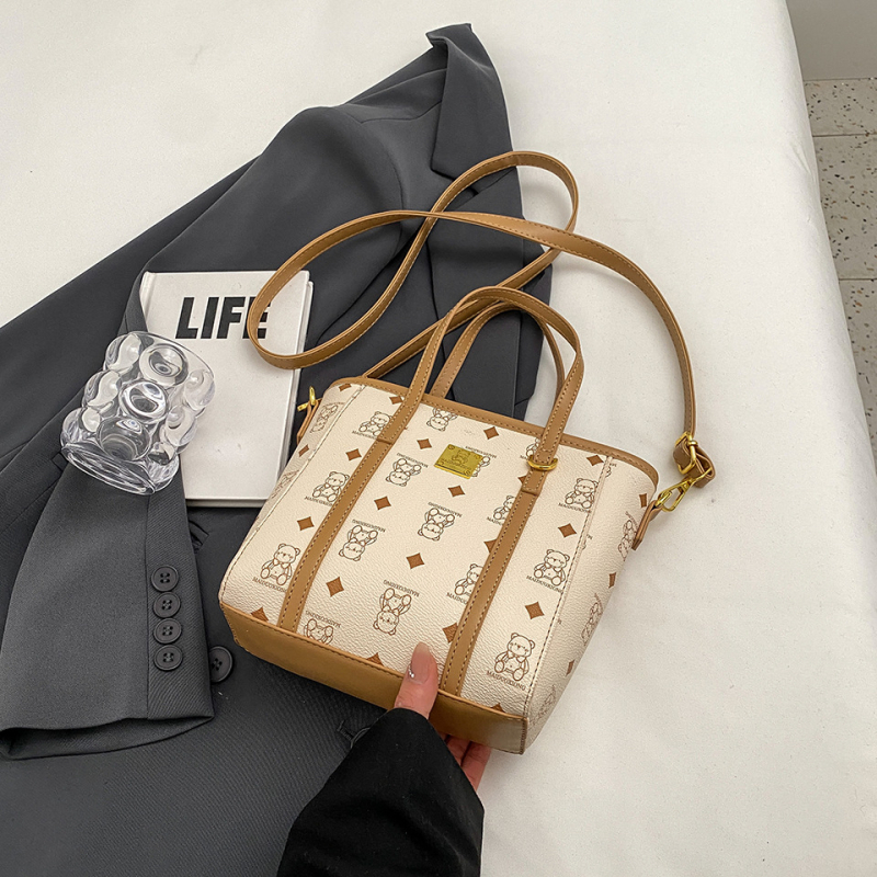 Premijerna mala žena torba u korejskom stilu, novi modni dizajn, svestrana za ramenu ili crossbody, teksturirana tiskana tote torba