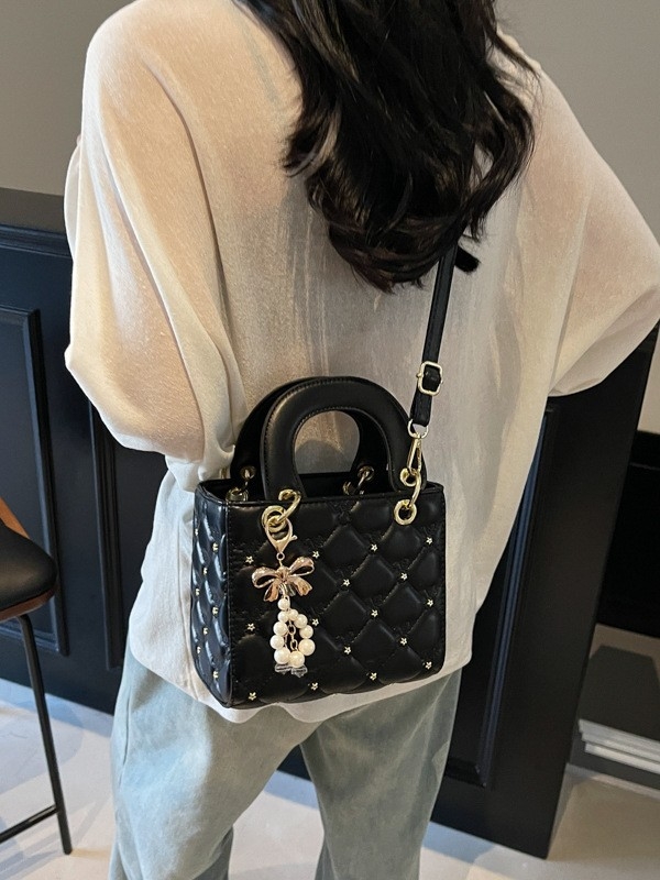 PU kožna ženska torba s dijamantnim prešitkom — mala torba preko ramena i crossbody, stil Diana