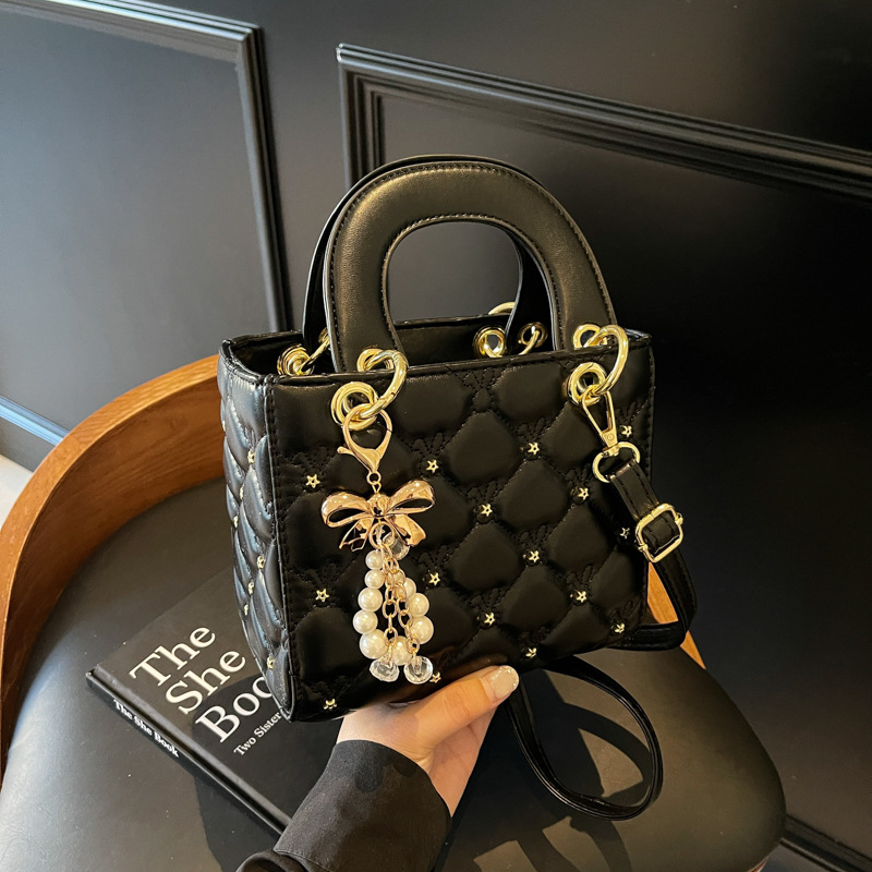 PU kožna ženska torba s dijamantnim prešitkom — mala torba preko ramena i crossbody, stil Diana