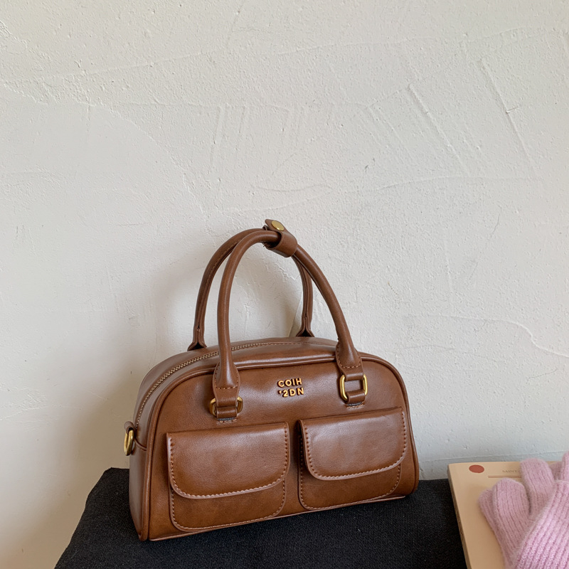 Urban minimalistička torba za rame i crossbody, PU koža, mala kvadratna torba, srednje veličine, jesen 2025, podstava od poliestera, horizontalni kvadratni oblik, zatvaranje zipom, inspirirano korejskim stilom.