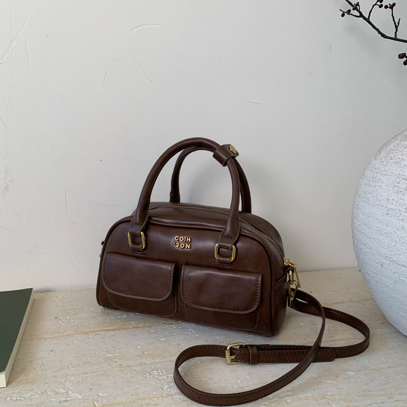 Urban minimalistička torba za rame i crossbody, PU koža, mala kvadratna torba, srednje veličine, jesen 2025, podstava od poliestera, horizontalni kvadratni oblik, zatvaranje zipom, inspirirano korejskim stilom.