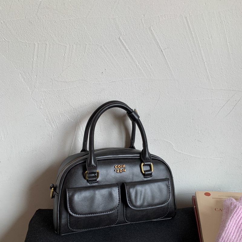 Urban minimalistička torba za rame i crossbody, PU koža, mala kvadratna torba, srednje veličine, jesen 2025, podstava od poliestera, horizontalni kvadratni oblik, zatvaranje zipom, inspirirano korejskim stilom.