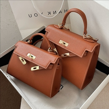 Nova teksturirana mala ženska crossbody torba za 2026. godinu, moderan modni stil, Kelly stil torba