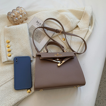 Nova teksturirana mala ženska crossbody torba za 2026. godinu, moderan modni stil, Kelly stil torba